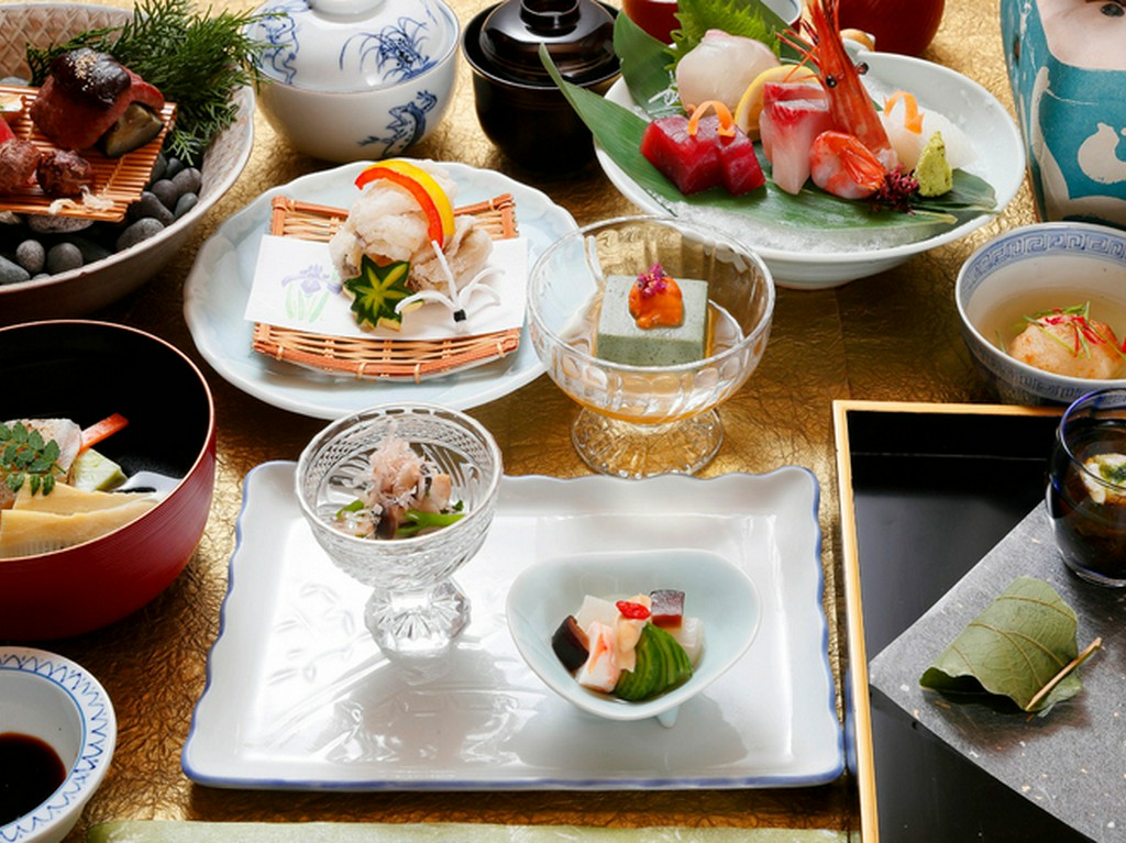 江戸時代より伝わる食器で晴れの日を演出