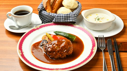 ランチで大人気ハンバーグ