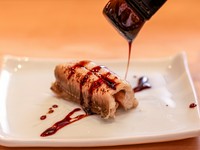 北陸寿司の魅力を、リーズナブルな価格で楽しめるコースを用意。『八尾』は、前菜・焼物・握り・巻物・汁物で織りなされる【栄離れ】限定コースです。※画像は一例となります。