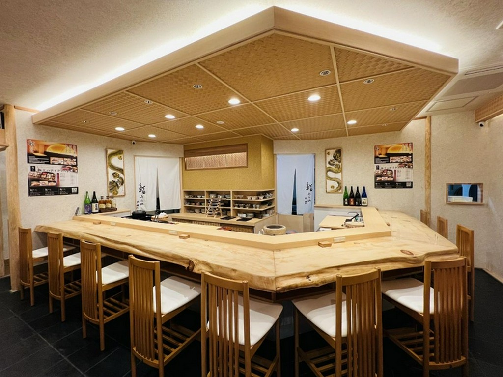 カウンター　全10席