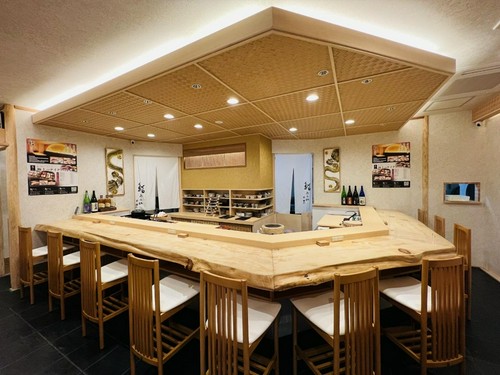 カウンター　全10席