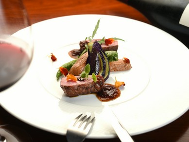 特別な記念日にこだわりの料理とワインを