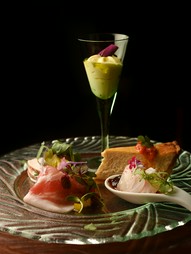 季節の前菜の盛り合わせ