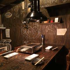 カジュアルさの中に、和やかな空気感を持つ接待や仕事の会食に