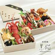 厳選食材を使用し、ﾌﾚﾝﾁをﾍﾞｰｽにおせちへと昇華

■壱の型：￥33,000税込
(コース一例)
伊勢海老と北海道産ﾎﾀﾃのﾗﾀﾄｩｲﾕ和え
宮崎県産黒毛和牛のﾛｰｽﾄﾋﾞｰﾌ　
栗きんとんとｸﾘｰﾑﾌﾞﾘｭﾚ
宮崎県産黒毛和牛の頬肉柔らかすぎるﾜｲﾝ煮込み
鳥取県勢子蟹のｸﾘｰﾑｸﾞﾗﾀﾝ

■弐の型：￥50,000税込
シェフおまかせ最高級おせち

ご予約お問い合わせはお電話にてお受けしております
06-6345-3366