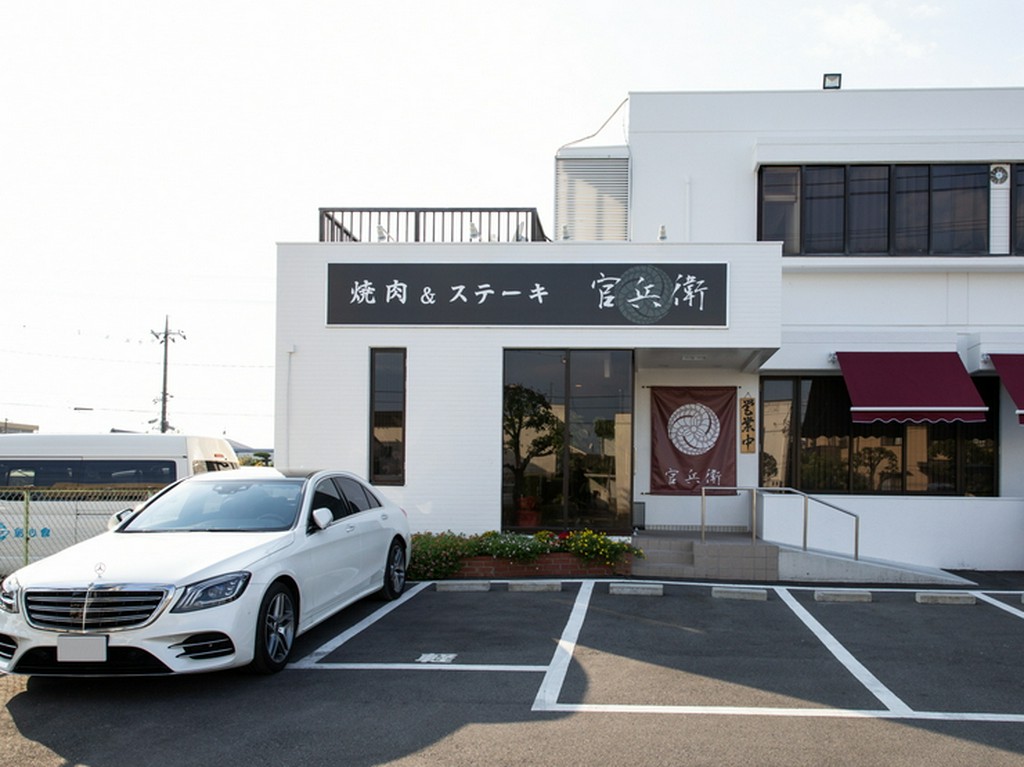 焼肉とステーキが楽しめる【焼肉＆ステーキ　官兵衛】