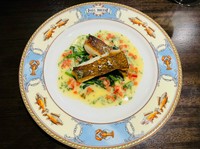 その時によって変わる魚やソース
スポンタネで作る
飲み物と、お客様の気分や好みで変わる
フクならではの楽しめる一皿
