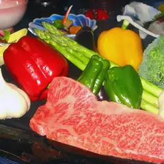 食べ応えたっぷりの『牛ステーキ（ステーキコース）』