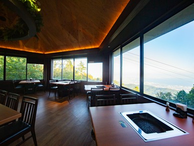 標高880mの場所にあるため、見晴らしがよいのが特徴