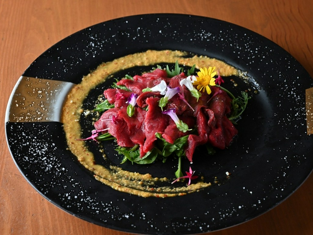 極上！！『会津産馬刺しのカルパッチョ』