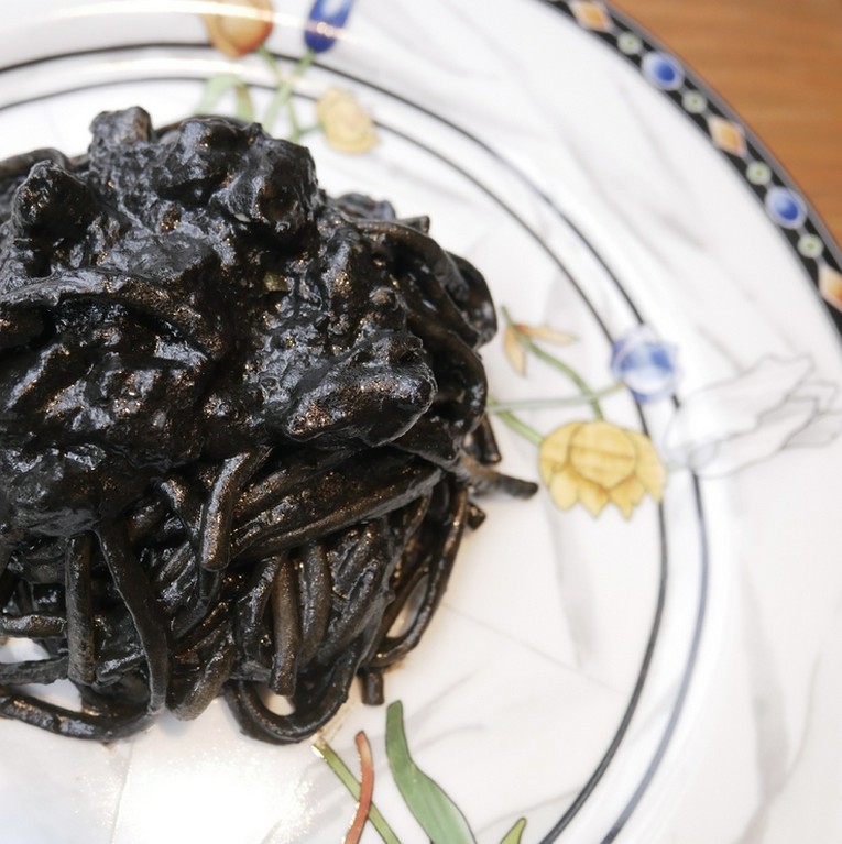 極旨ヴェネツィアのイカ墨ソース