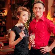 食とお酒が大好きなオーナー夫婦がふたりで営んでいます。
お好みやご要望等お気軽にご相談ください。