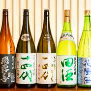 唎酒師の資格を持つ店主が料理に合う旬の日本酒をセレクト