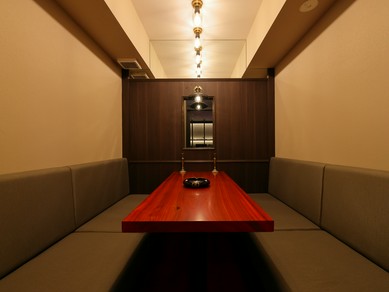 深夜３時まで営業。8名様まで可能な個室あり！