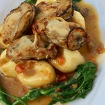 前菜の後にパスタやリゾット
そして炭焼き料理 又は 煮込み料理を
楽しんで頂くフルコースランチです
メイン料理は7品より1品をお選び頂けます。
詳しくはコースメニューをご覧ください。
