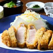 100g　1760円
150g　2200円
200g　2640円
ロース・ご飯・赤だし・きゃべつ・冷奴・香の物