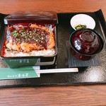 味噌かつ重・赤だし・冷奴・香の物