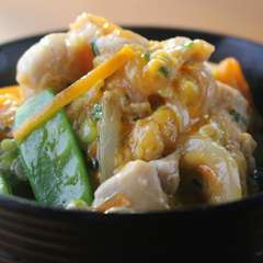 2種類の玉子を使った奥行きある味わい『こだわりの親子丼』