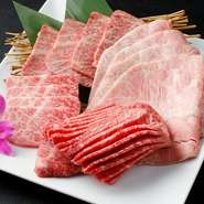 上質な霜降り部分を贅沢にセレクトしました。
ザブトン/上ミスジ/特選カルビ/特選肩三角