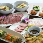 至上の贅沢を極めたコースに〆のお食事から飲み放題の付いたプランをご用意いたしました！この価格でこの味が食べられるのは彩伽亭だけ。