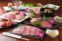 彩伽亭自慢の黒毛和牛を心ゆくまで堪能!!
接待や記念日デートなど特別なディナーにオススメです。
メイン料理をメッセージが入れられる肉ケーキ（インパクト大!!）に変更もできます。