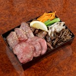 和牛しぐれ・キムチ・ナムル・スープ付