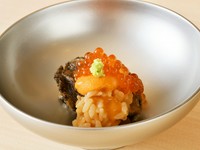 海の宝石箱のような贅沢な小丼『煮あわびウニいくら小丼』