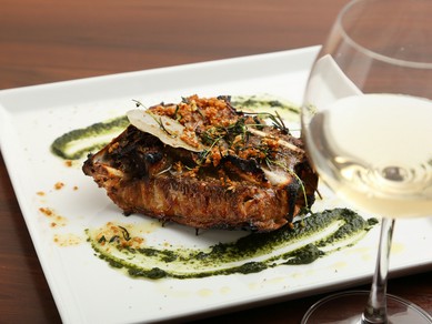 世界中から厳選したボトルワインを全て3399円均一でご提供