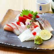 旬の魚にこだわったお刺身は絶品。福井でお食事されるならまずは食べたい一品です。※仕入れによって価格が変わる場合がございます。