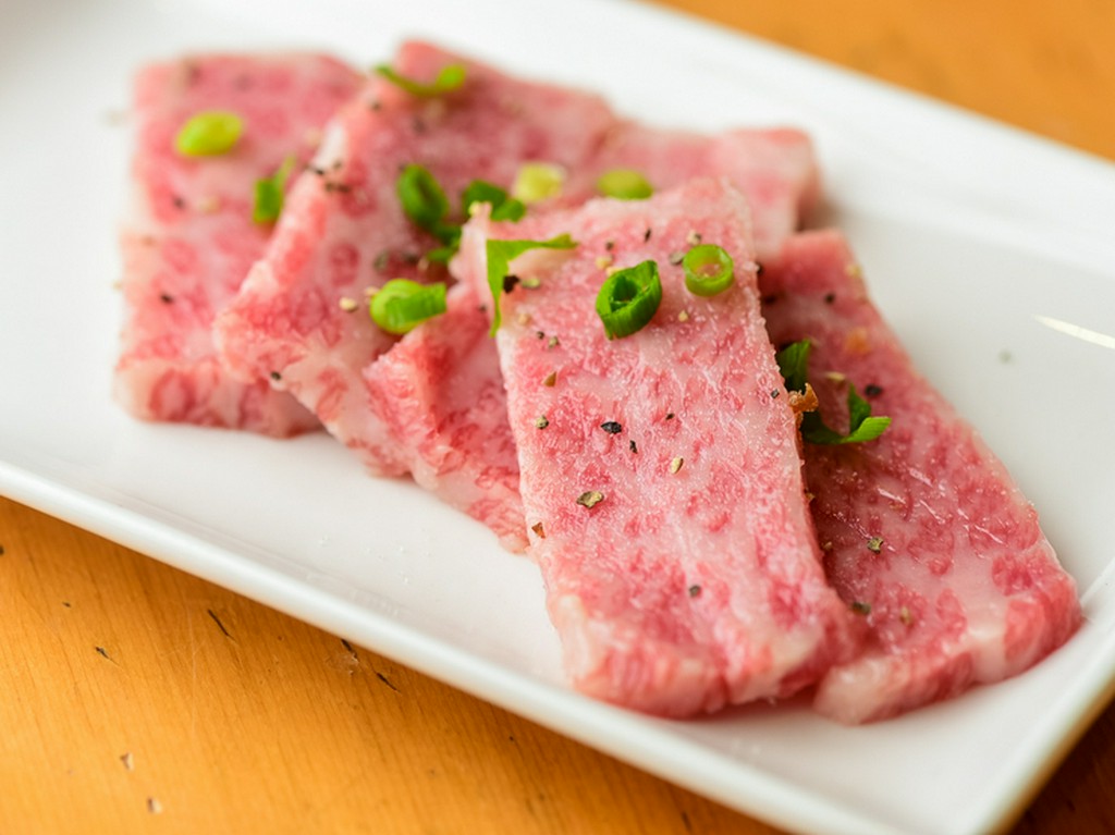 日本を代表する黒毛和牛「山形最上牛」が楽しめます