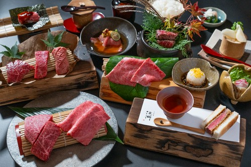 『加賀屋牧場』特選近江牛と神戸但馬玄の食べ比べ【玄趣コース】