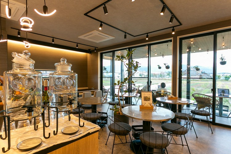 ミモザをいける人　北野町のキッチンにて 滋賀】 「Mimosa Kitchen(ミモザキッチン)」 ⁡ ⁡ 東近江市小池町