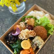 メニュー例
・国産鶏の塩麹揚げ
・手作りコロッケ
・オーガニック人参のキャロットラペ
・オーガニックアールグレイとさつまいものポテトサラダ
・オーガニックキヌア入りひじき煮
・スペイン風オムレツ
・ライス