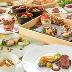 大人：6,500円
小学生：3,250円

※いずれもサービス料・税込