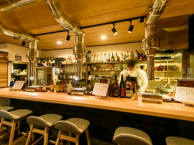 サク飲みにもピッタリ。カウンターで気軽にお食事