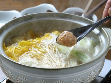 〆メニューも充実。軍鶏の旨みを堪能できる【縁】自慢の鍋料理