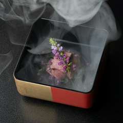 SNS映え必至、圧巻の演出！その場の空気を一変させるような存在感『能登牛たん 玉手箱』