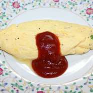 ズワイガニの入った定番のオムレツです。