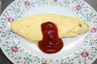 ズワイガニの入った定番のオムレツです。