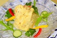 カレーの風味の開花亭オリジナルのポテトサラダです。