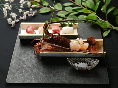 伊勢海老と江戸前鮨の会席料理