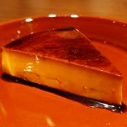 オープン当初より作り続けているクラシカルな味わい。程よくビターなカラメルとしっかりとした食感にリピートファンは多いです。