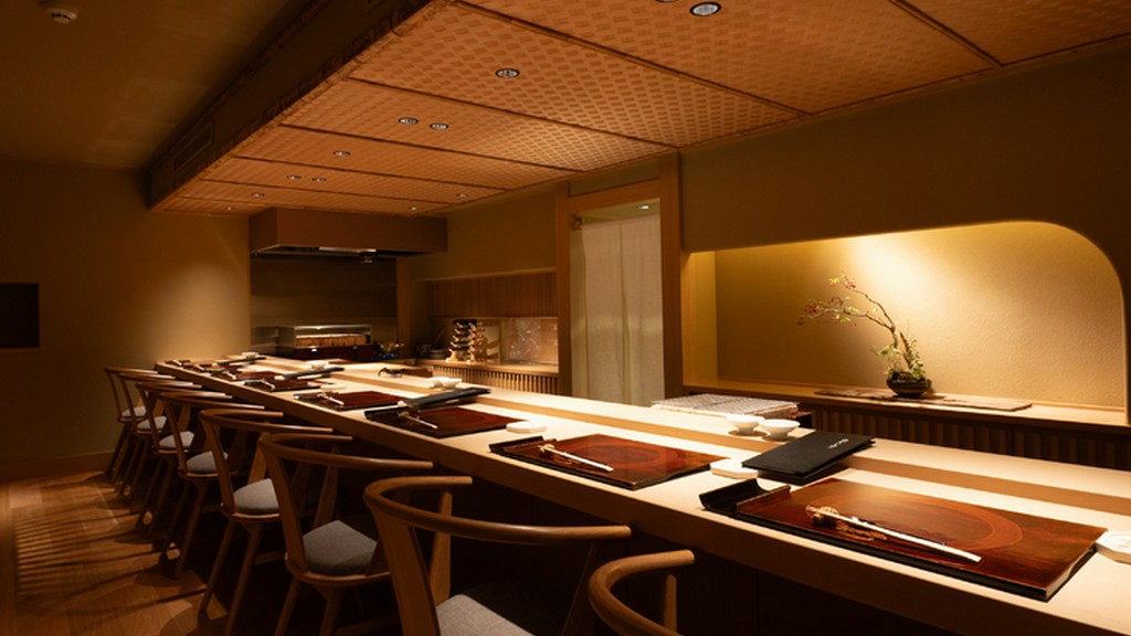 茶室の意匠や天然木が美しい枯淡風雅な空間で旬の幸に和める