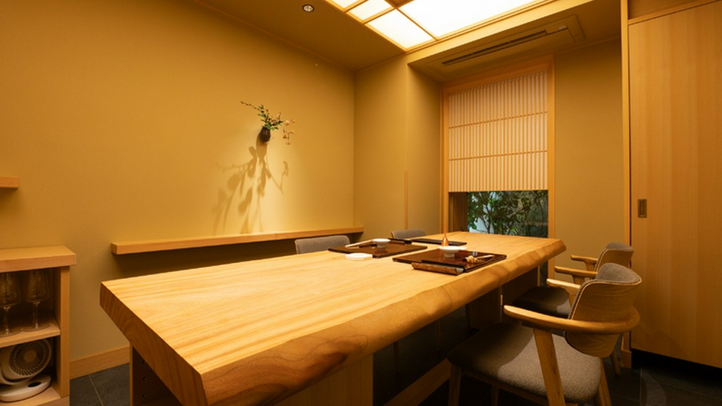 2名様から12名様対応の広い個室があり、幅広いシーンに重宝