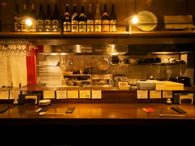 【引き立てあう日本酒と魚】おちょこの日本酒は一年中美味しい！