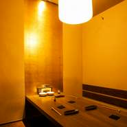 全席掘りごたつの個室を完備しております。接待や、ご家族のお祝い事など大切なシーンにご利用ください。