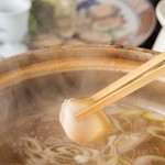 枕崎産本枯れ節と北海道産利尻昆布を使用したお出汁で仕上げております。