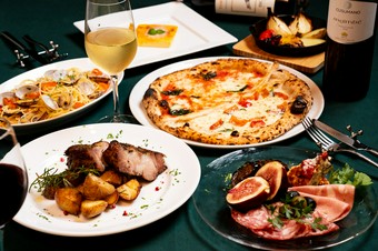 人気の料理を特別コースで楽しむなら『ヒトサラコース』