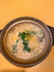 ブランドすっぽん『沖縄パインすっぽん』を使ったすっぽん雑炊です。上品な出汁とコラーゲンが特徴です。