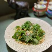 パクチーサラダ　特製ドレッシング🌶